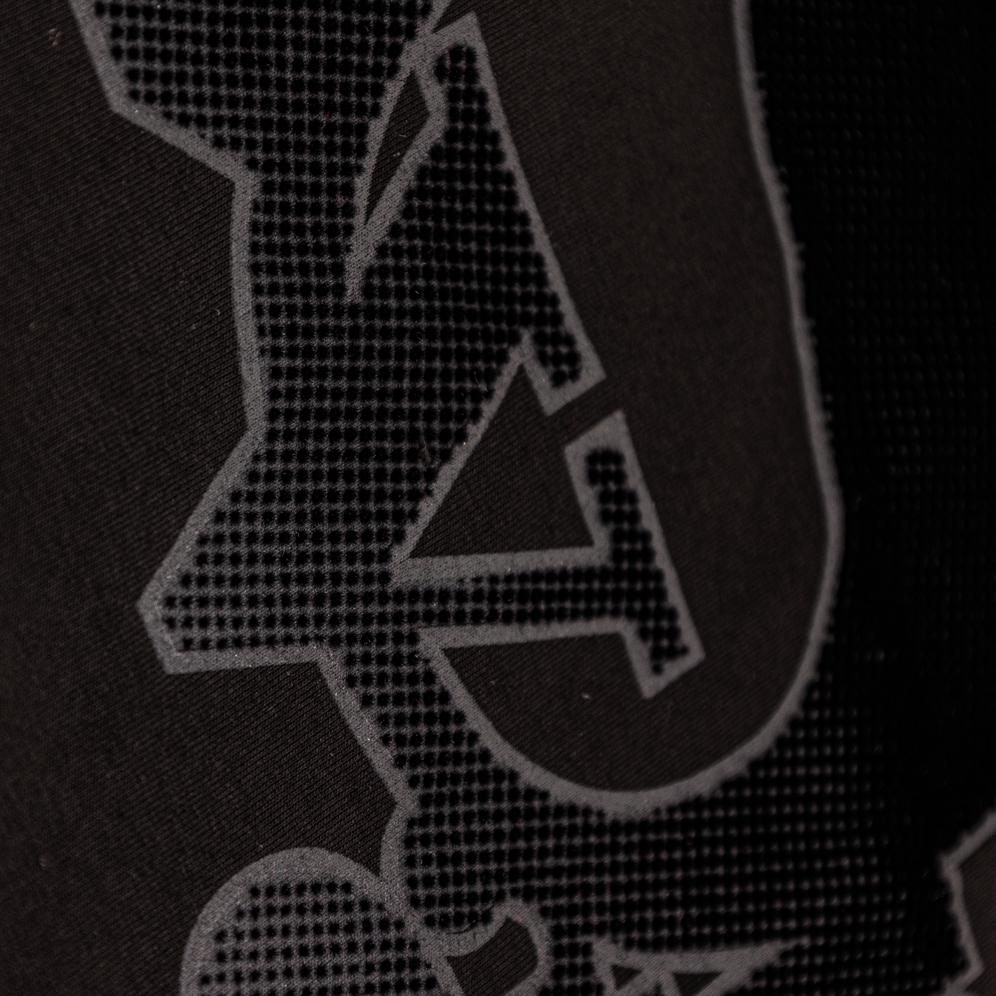 savar-mens-chenille-patch-short-sleeve-t-shirt-st4001-001